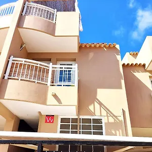 Cheap Studio, Wifi Free Adeje House Сasa de vacaciones